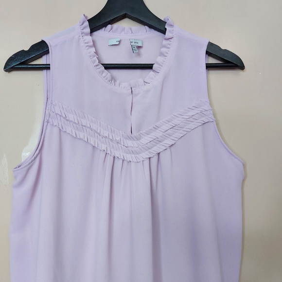 Naked Zebra light purple sleeveless blouse with ruffle detail at neckline - Picture 4 of 8